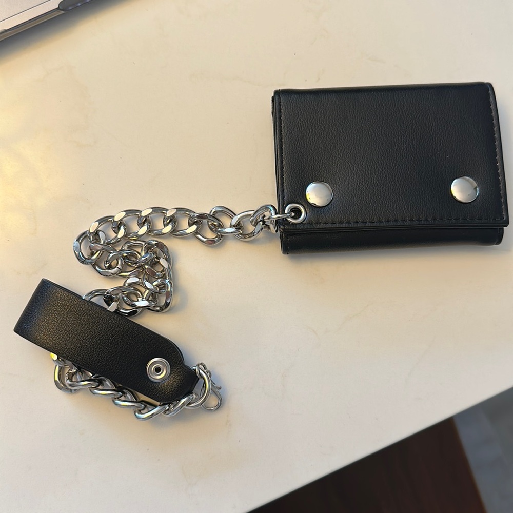 Chain Wallet Hook On Black — Urban Outfitters